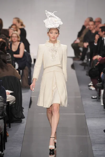 Look 2